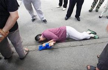 【拍客】初三女生好心扶老太被讹 不计前嫌反捐千元