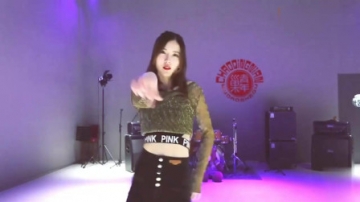 性感美女经典热舞《nobody》妖娆舞姿! 不一样的风格很吸眼球!
