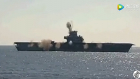 航母爆破全过程，航母塞满炸药瞬间起爆沉入海底