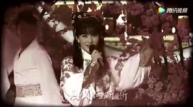 何炅谢娜合唱《铁血丹心》，谢娜包办男声，忍不住笑场！