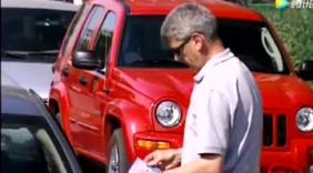 国外爆笑整蛊恶作剧，警察恶搞司机