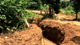 网传河南抗日战士墓地被破坏 官方：已停工