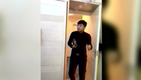 恶搞老公：榴莲暴击，疼到流眼泪