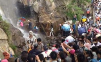 花果山水莲洞 真是人山人海啊
