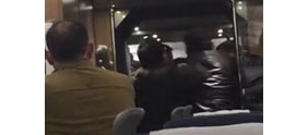 【拍客】 1月4日高铁G141醉酒男疯狂打人骂人流血事件