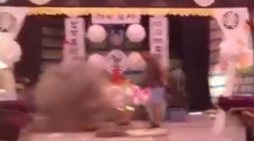 儿子为份子钱闹亡母灵堂 怒砸骨灰盒被刑拘