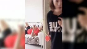 爆笑恶搞，哥们这样恶搞媳妇，迟早要离啊！