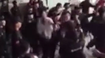 实拍盐城某4S店员工遭30名假“保安”群殴