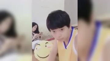 老公恶搞老婆，看把你嘚瑟的，挨打舒服吧