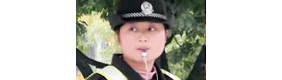 【拍客】25岁卖水果女子自学实现梦想当交警