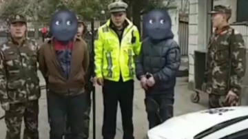 监控实拍：这两个蠢贼出门没看黄历，你们憋住别笑！
