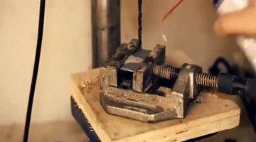 牛人自制一台可升降led大灯