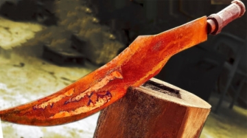 10块钱都不要的锈刀，被牛人一阵捯饬，成品简直太炫酷了！