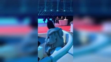 明星：迪丽热巴，我这个位置是最佳视角吗？