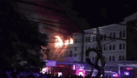 浙江台州一战斗机突然坠落 现场火光冲天