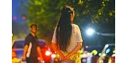 【拍客】父亲反对女儿上大学 称上大学不值