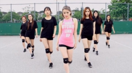 帅气女生另类模仿Tiffany I Just Wanna Dance