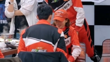 大腿力气比拼大赛，黄景瑜金晨不分上下？