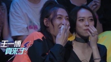 王一博登场蒙面舞王，蒙着脸都挡不住帅气，被粉丝一眼认出！