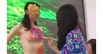 【街拍客】实拍山西车模人体彩绘现场