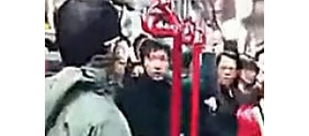 【拍客】 实拍印度人在港地铁车厢内殴打香港人
