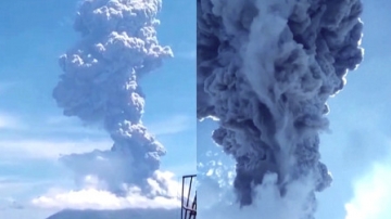 震撼现场！实拍：印尼火山喷发瞬间 火山灰烟柱高达4000米！