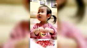 萌宝宝好可爱，背唐诗《悯农》你的意思是不吃会浪费吧！