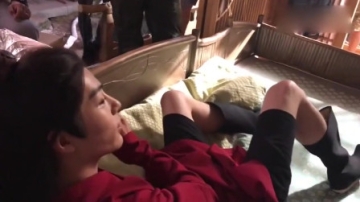 陈情令：花絮！肖战片场大喊娘子，王一博反射性的转身回应！