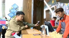 卖奶茶我是认真的，主持人递麦，店员直接蒙逼了