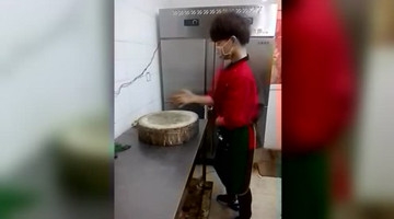 台上装逼1分钟，台下流血训练100分钟！