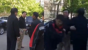 太欺负人了！快递小哥与私家车剐蹭被连续扇耳光