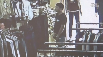 【拍客】服装店惊现变态男 对女营业员打飞机