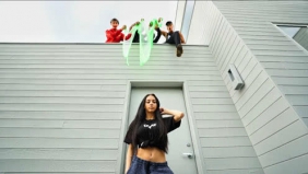 兄弟组团恶搞亲哥女友，网友：坐等你跪搓衣板！