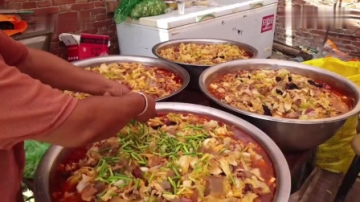 实拍河南农村做大锅菜，2000元大肉和1500元牛肉，300人抢着吃