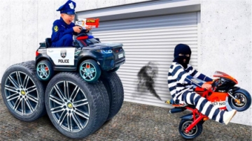 搞笑萌娃：塞尼亚变身小小警官，骑着大轮警车能成功追捕到小偷？