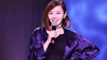 明星挑战平板支撑，张靓颖平板支撑唱歌，应采儿谢娜比拼平板支撑