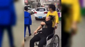 美女见到帅哥竟然抛弃残疾老公，这事可真奇葩！