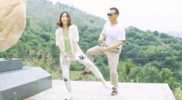 和爸爸妈妈一起跳舞~咋了爸爸