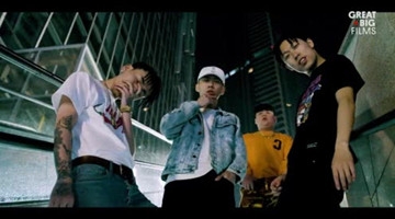 四川小伙组说唱组合海尔兄弟火遍成都 签约美国公司