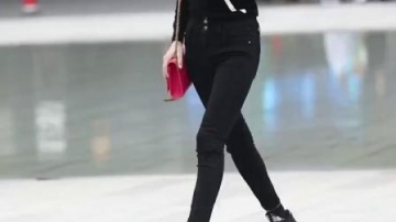 街拍美女：10分满分，小姐姐这身搭配你打多少分？
