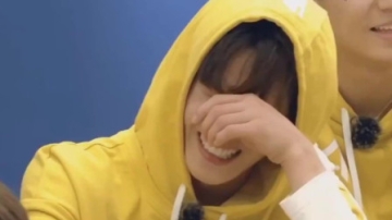 李昀锐妈妈实力吐槽儿子，也太可爱了！哈哈哥哥已经开始怀疑人生