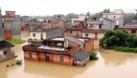 实拍广东信宜遭200年一遇暴雨