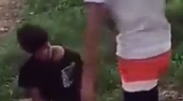 河北16岁少年殴打13岁男孩让其跪地喊爹