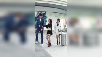 街拍穿搭：她一个人扛起生活的全部压力，谁的女朋友快来领取吧！