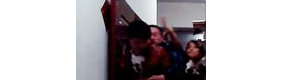 【拍客】小情侣开房被妈妈抓住后……