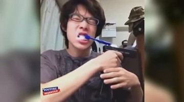 歪果仁电梯恶搞，竟然还有这种操作？