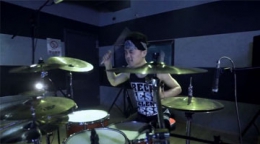 帅惨了！静静崇拜不说话