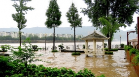 四川广元白夜10多天 天下大到暴雨 嘉陵江 南河猛涨洪水