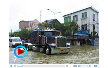 慈溪海归驾400万擎天柱 驶往余姚救助千余人