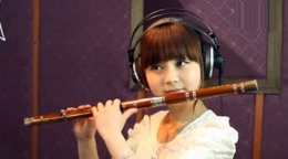 美女董敏笛子演奏《星月神话》